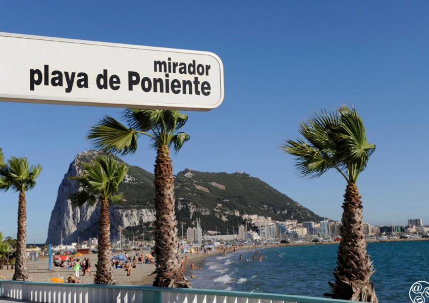 Practico Apartamento A 5 Min Andando De Gibraltar Y El Centro, Frente Al Mar La Linea de la Concepcion Exterior photo