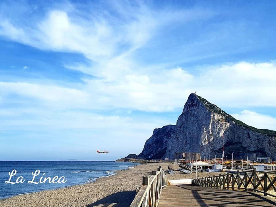 Practico Apartamento A 5 Min Andando De Gibraltar Y El Centro, Frente Al Mar La Linea de la Concepcion Exterior photo